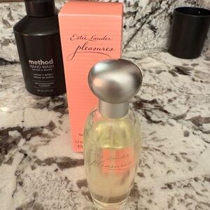 Estée Lauder made in Switzerland Pleausures EDP